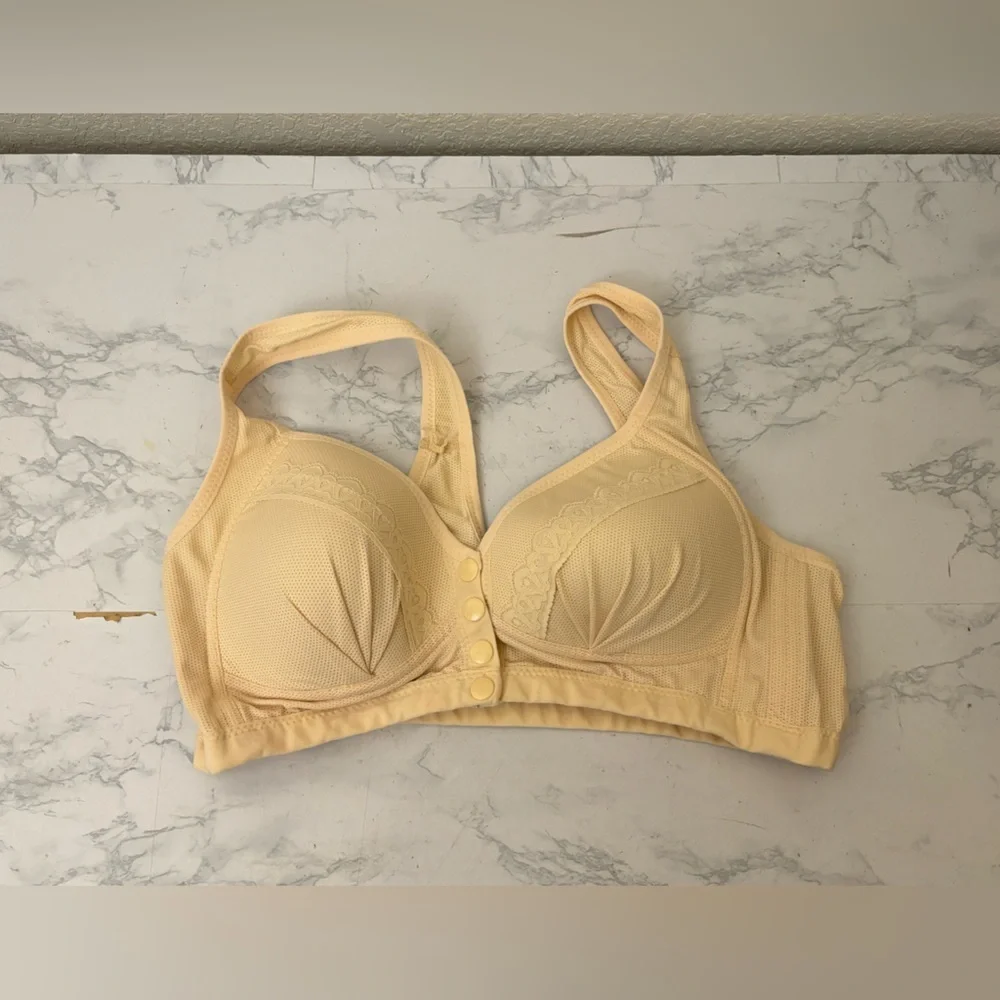 Comfortable women Cotton Bra Wire Free Button Front Closure Size 44/100​​